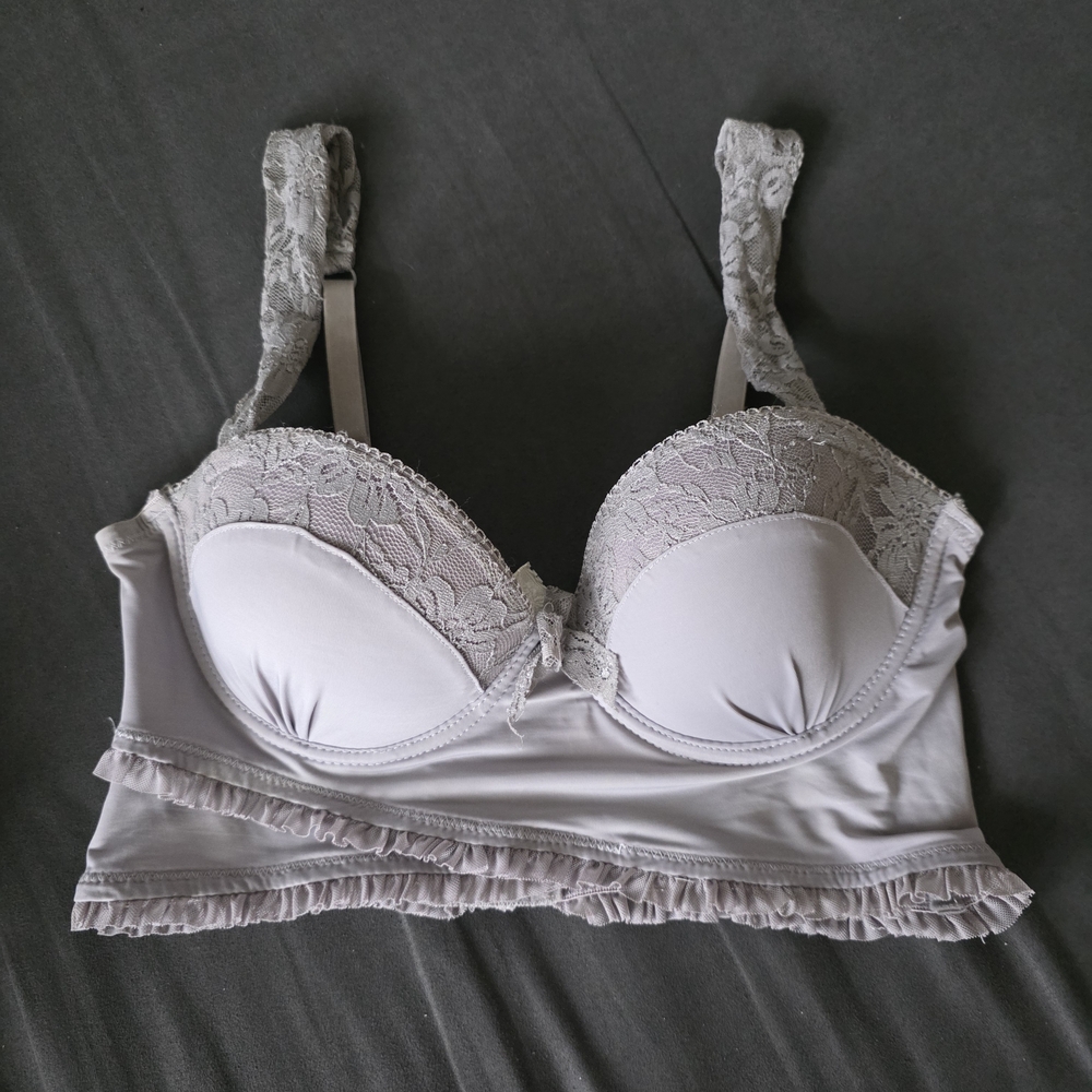 Eloise Lace-Trim Light Gray Bralette with Ruffle Hem